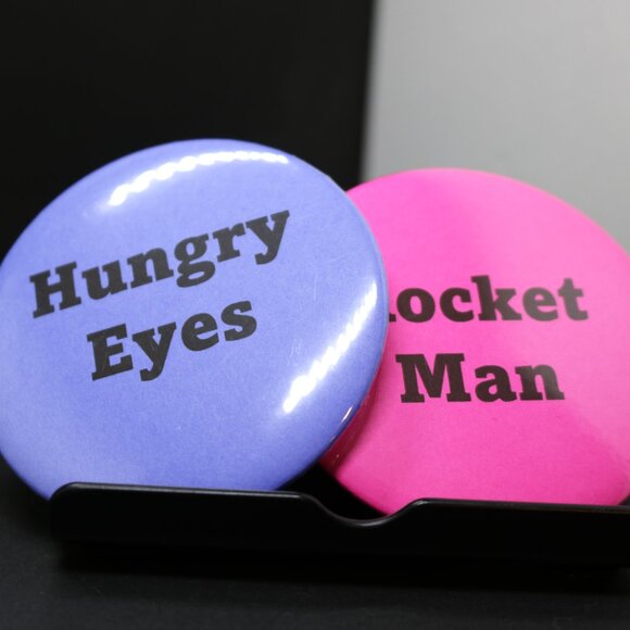 Set of 2 Novelty Buttons - Picture 1 of 1